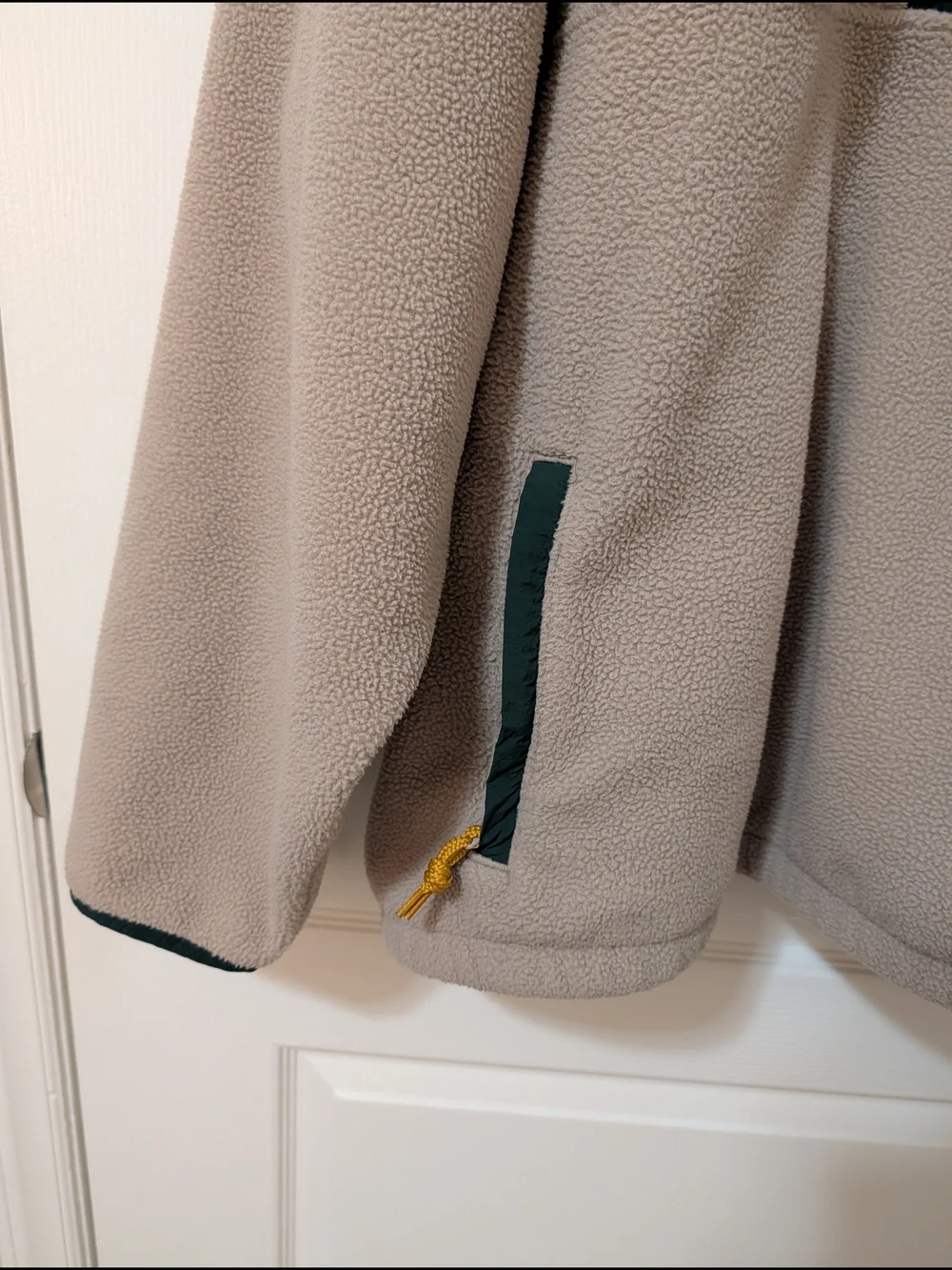 GAP Beige Fleece Pullover with Dark Green Trim